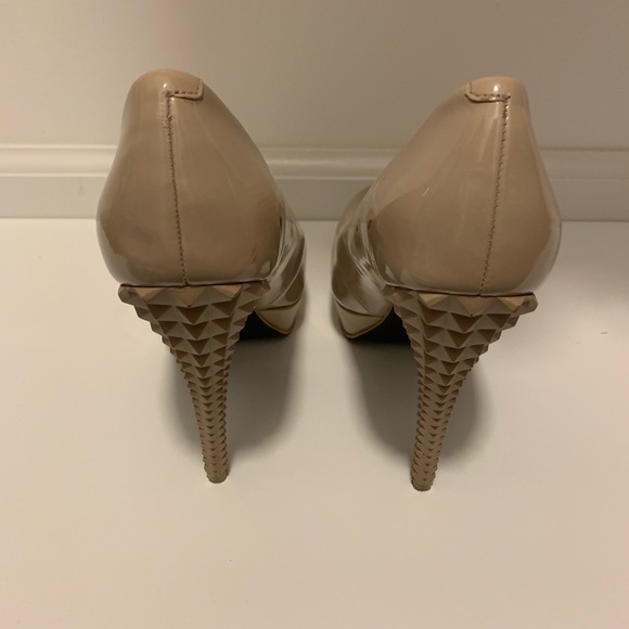 RACHEL Rachel Roy Kimi Platform Pumps - Picture 2 of 7